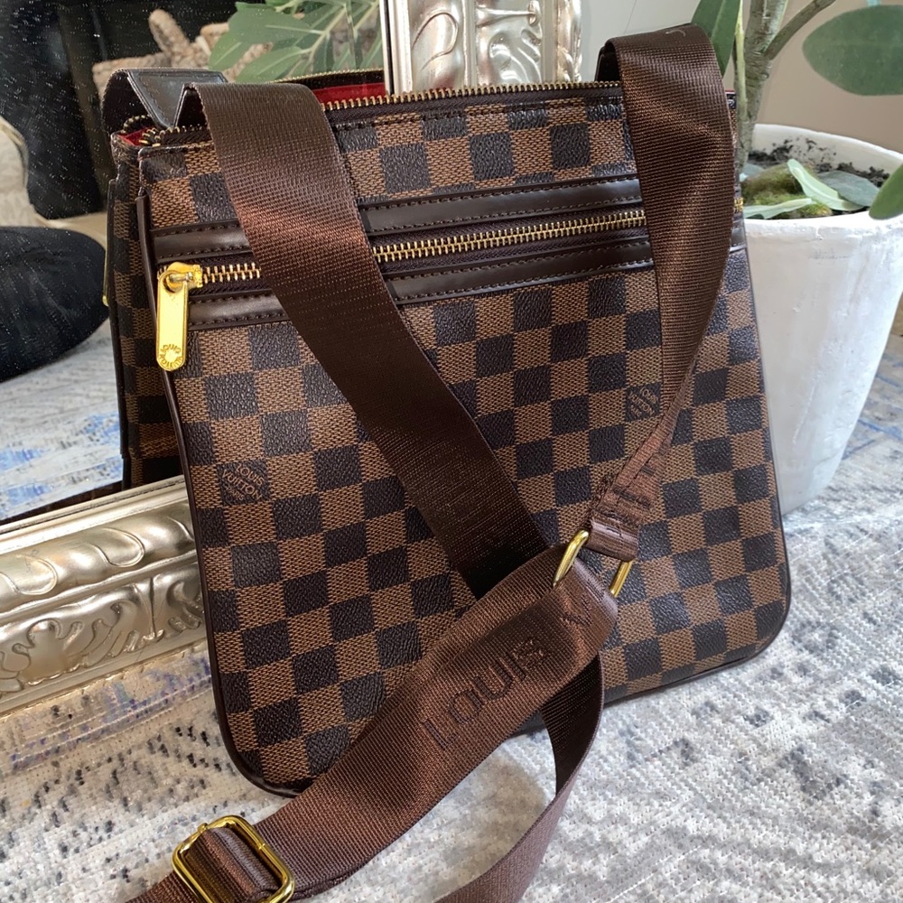 Louis Vuitton crossbody unisex bag